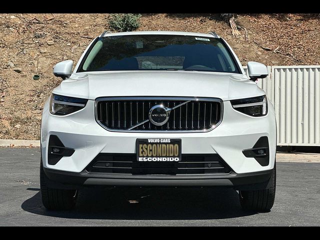 2024 Volvo XC40 Ultimate Bright Theme