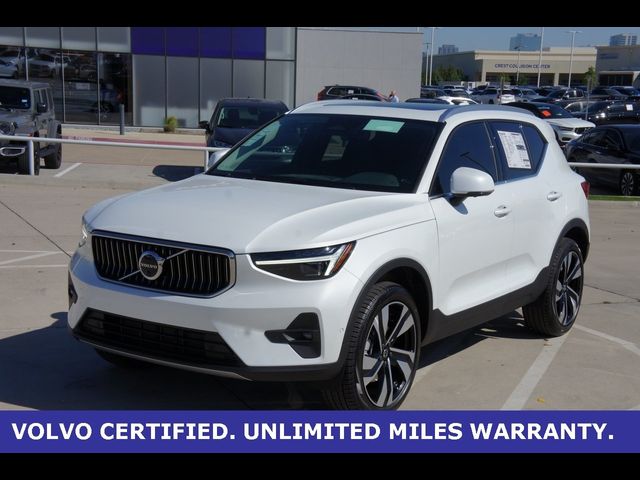 2024 Volvo XC40 Ultimate Bright Theme