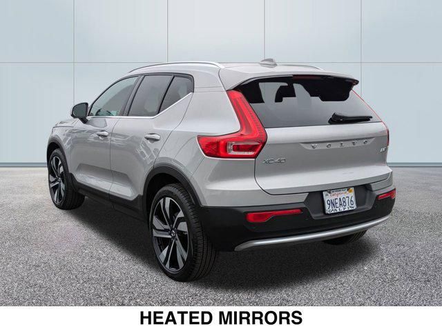 2024 Volvo XC40 Ultimate Bright Theme