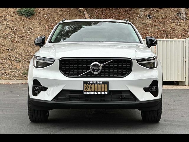 2024 Volvo XC40 Ultimate Dark Theme