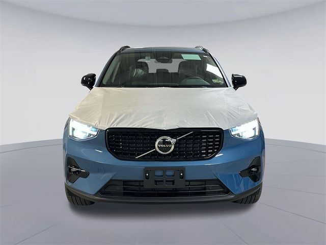 2024 Volvo XC40 Ultimate Dark Theme