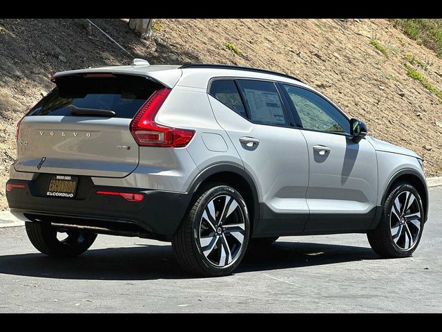 2024 Volvo XC40 Ultimate Dark Theme