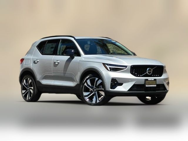 2024 Volvo XC40 Ultimate Dark Theme