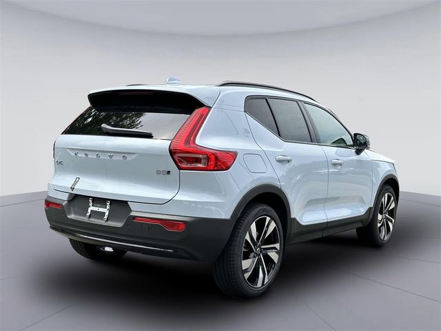 2024 Volvo XC40 Ultimate Dark Theme