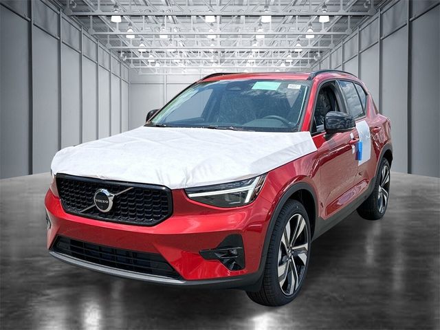 2024 Volvo XC40 Ultimate Dark Theme