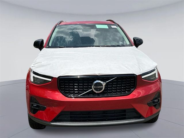 2024 Volvo XC40 Ultimate Dark Theme