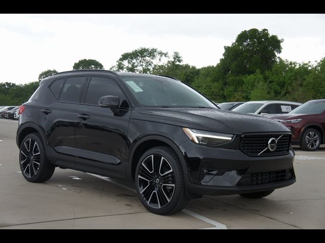 2024 Volvo XC40 Ultimate Dark Theme