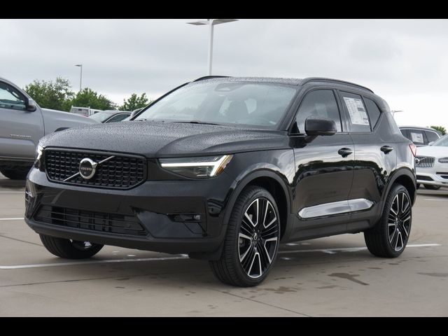 2024 Volvo XC40 Ultimate Dark Theme