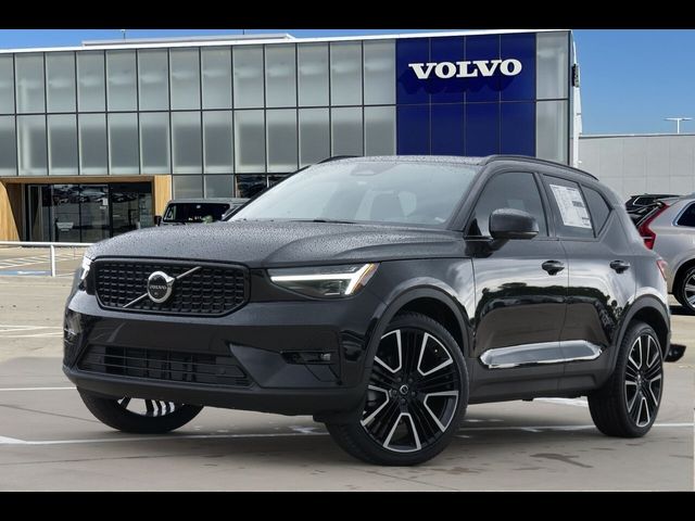 2024 Volvo XC40 Ultimate Dark Theme