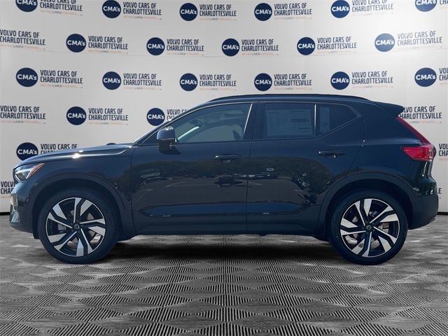 2024 Volvo XC40 Ultimate Dark Theme