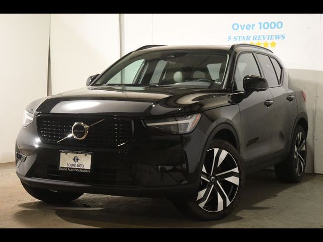 2024 Volvo XC40 Ultimate Dark Theme