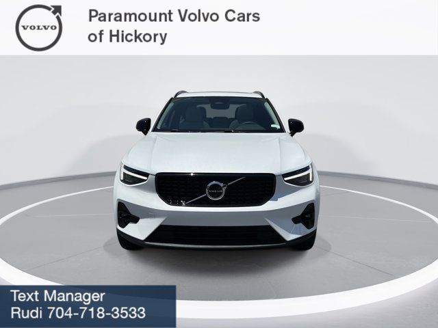 2025 Volvo XC40 Plus Dark Theme