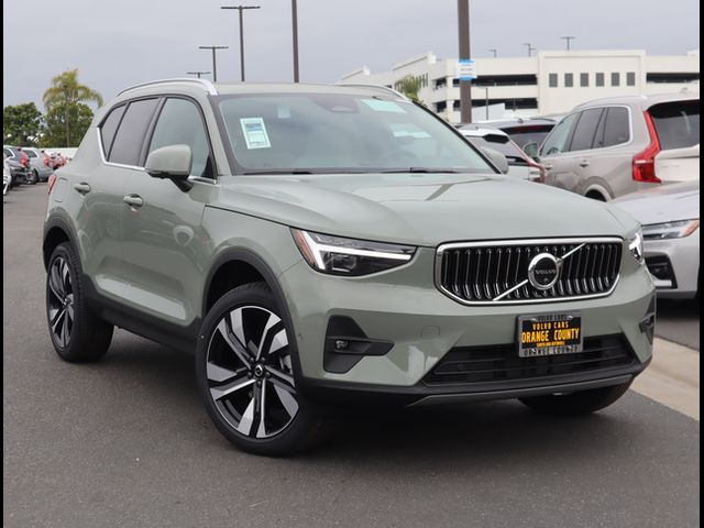 2024 Volvo XC40 Plus Bright Theme