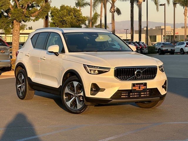 2024 Volvo XC40 Plus Bright Theme