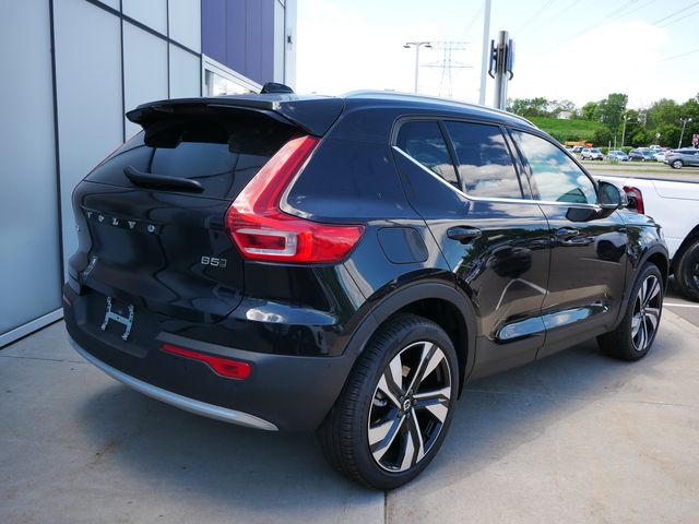 2024 Volvo XC40 Plus Bright Theme