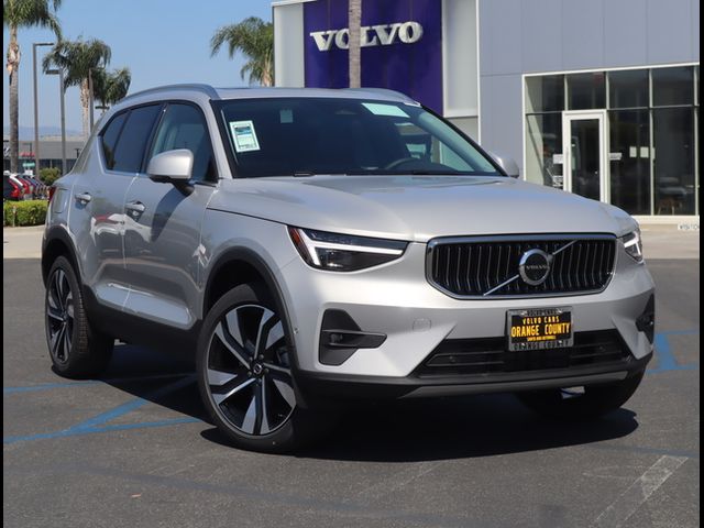 2024 Volvo XC40 Plus Bright Theme