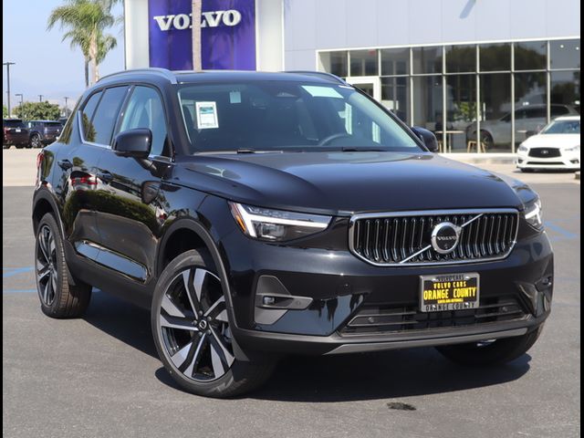 2024 Volvo XC40 Plus Bright Theme