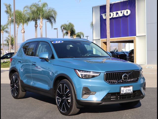 2024 Volvo XC40 Ultimate Bright Theme