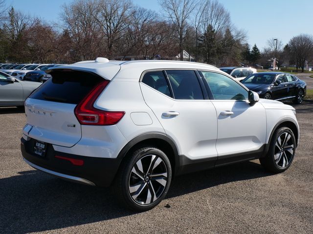 2024 Volvo XC40 Ultimate Bright Theme