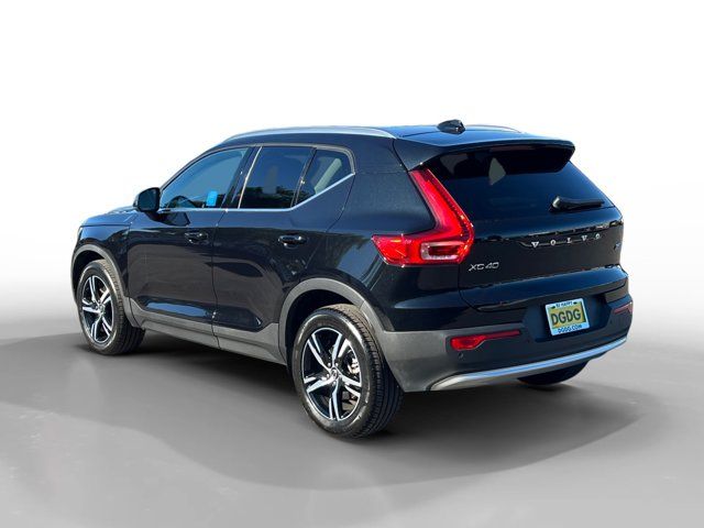 2024 Volvo XC40 