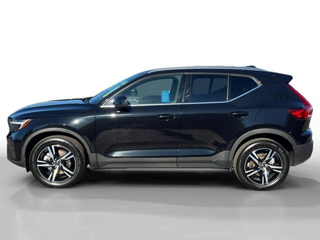 2024 Volvo XC40 