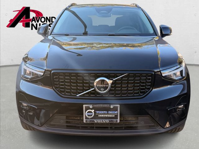 2024 Volvo XC40 Plus Dark Theme