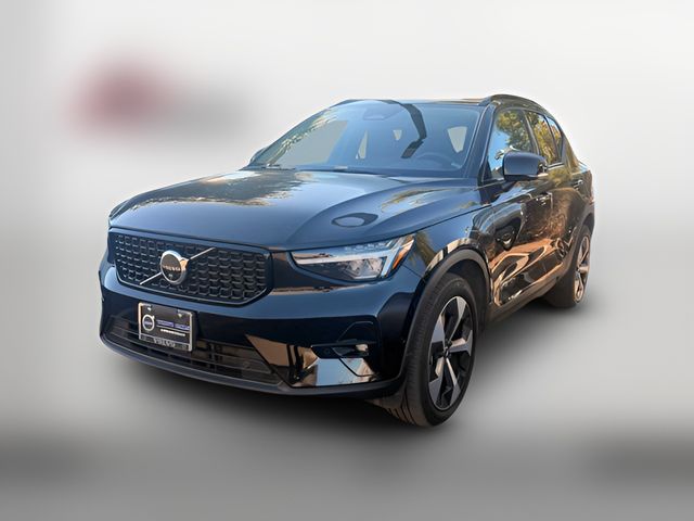 2024 Volvo XC40 Plus Dark Theme