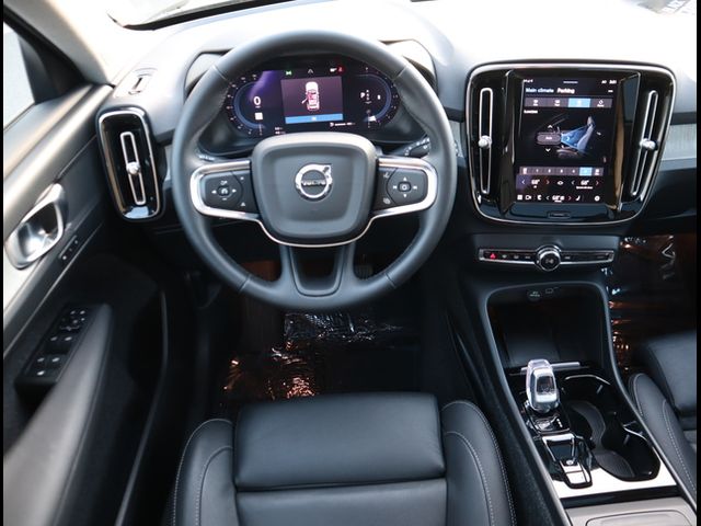 2024 Volvo XC40 Plus Dark Theme