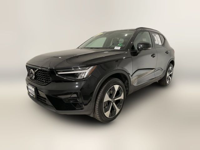 2024 Volvo XC40 Plus Dark Theme