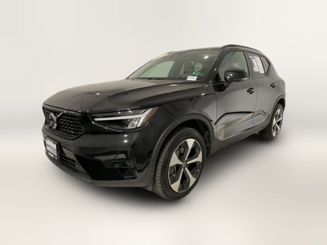 2024 Volvo XC40 Plus Dark Theme