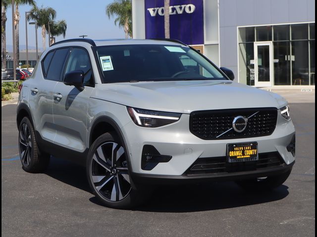 2024 Volvo XC40 Ultimate Dark Theme