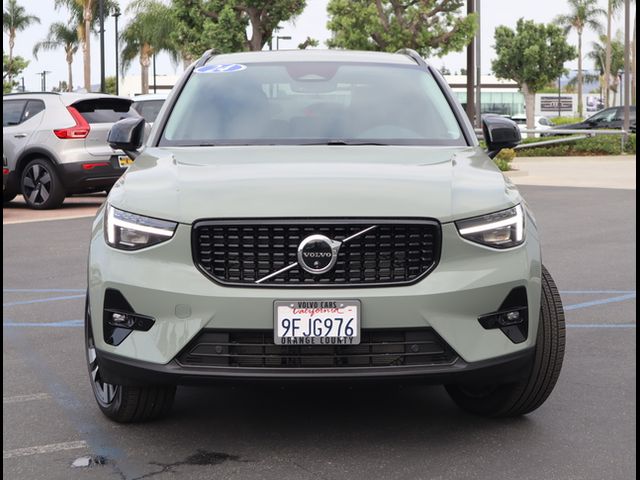 2024 Volvo XC40 Ultimate Dark Theme