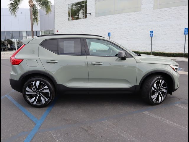 2024 Volvo XC40 Ultimate Dark Theme