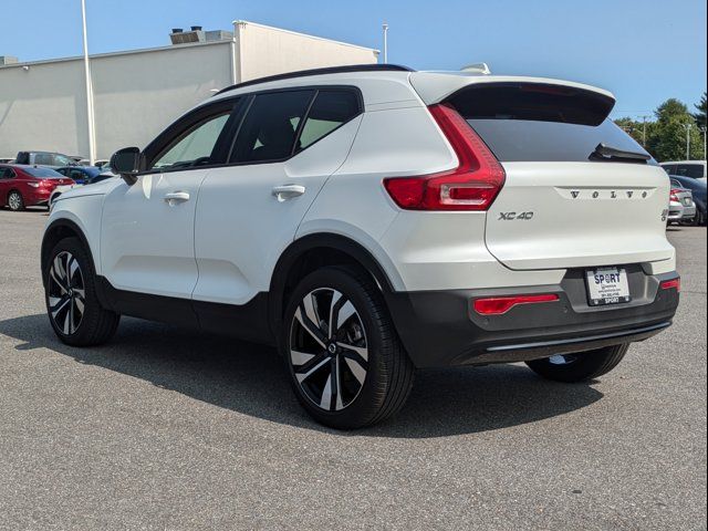 2024 Volvo XC40 Ultimate Dark Theme