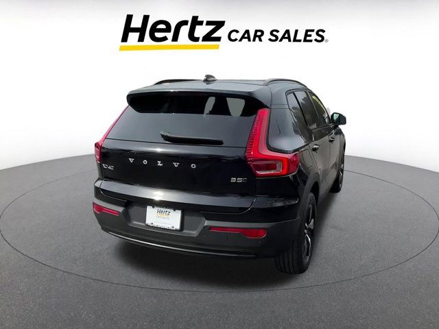 2024 Volvo XC40 