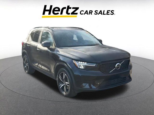 2024 Volvo XC40 