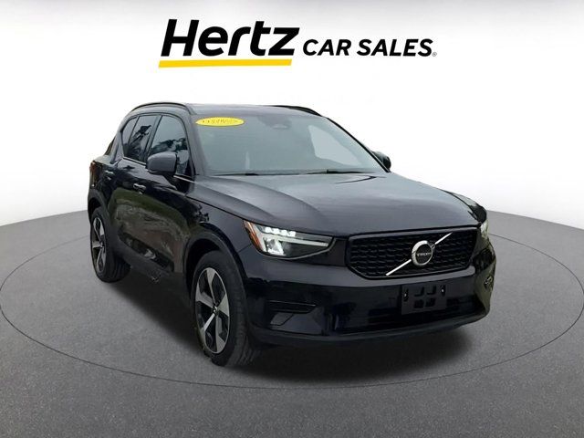 2024 Volvo XC40 