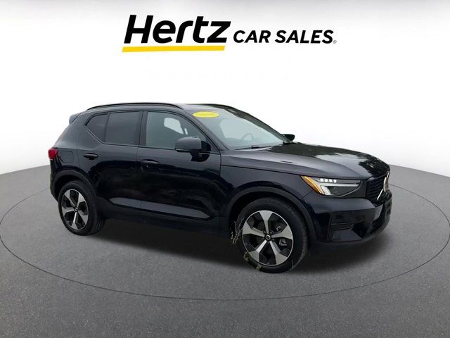 2024 Volvo XC40 