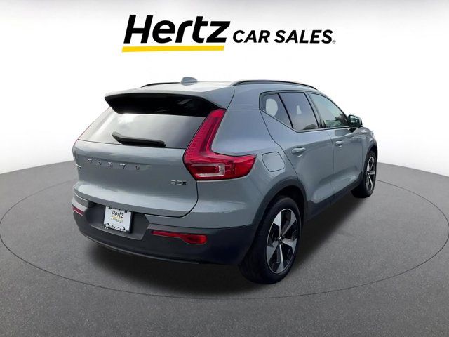 2024 Volvo XC40 