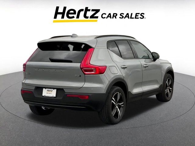 2024 Volvo XC40 