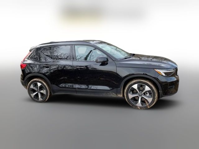 2024 Volvo XC40 