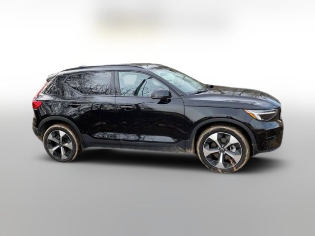 2024 Volvo XC40 