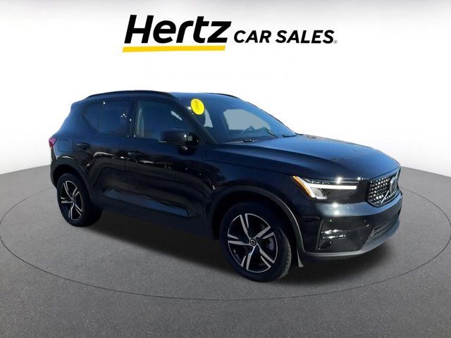 2024 Volvo XC40 