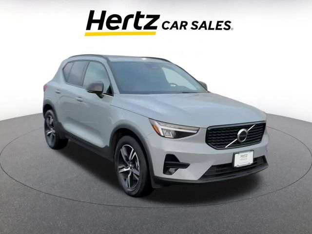 2024 Volvo XC40 