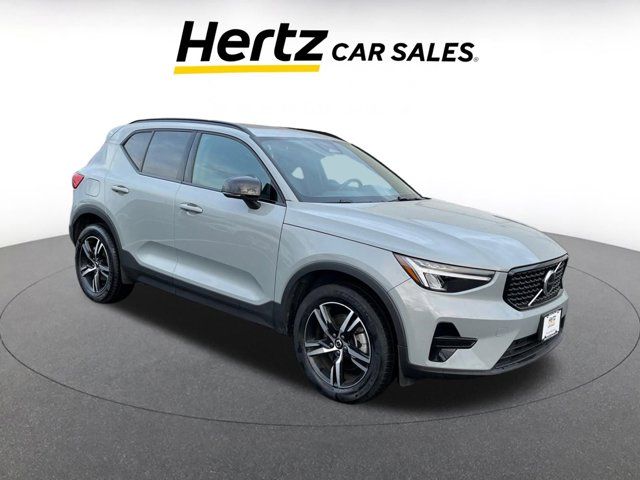 2024 Volvo XC40 