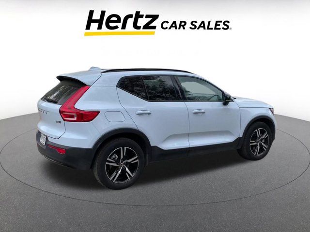 2024 Volvo XC40 