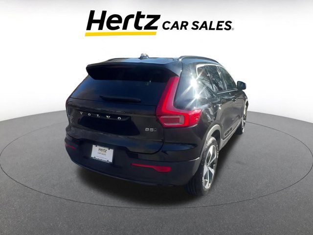 2024 Volvo XC40 