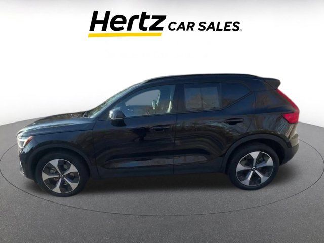 2024 Volvo XC40 