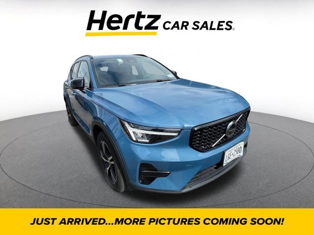 2024 Volvo XC40 