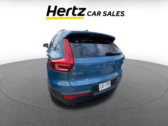 2024 Volvo XC40 